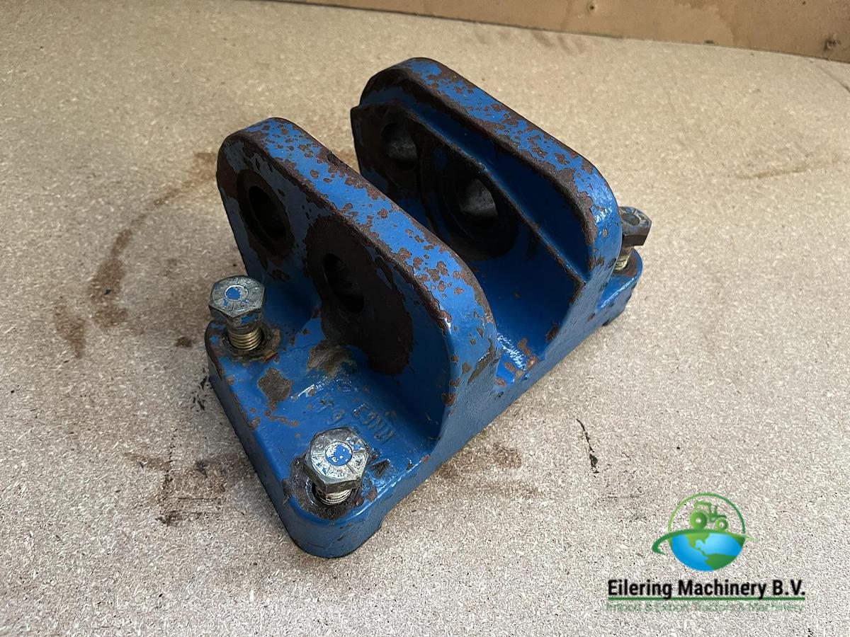 Used New Holland / Ford Top link mounting 82007673