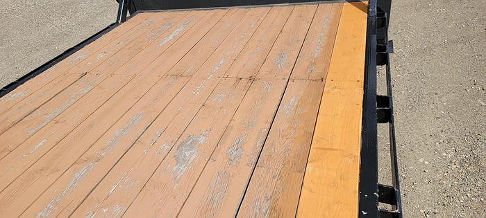 Used 2016 OASIS 25' LOWBOY GOOSE NECK WITH FLIP UP RAMPS 