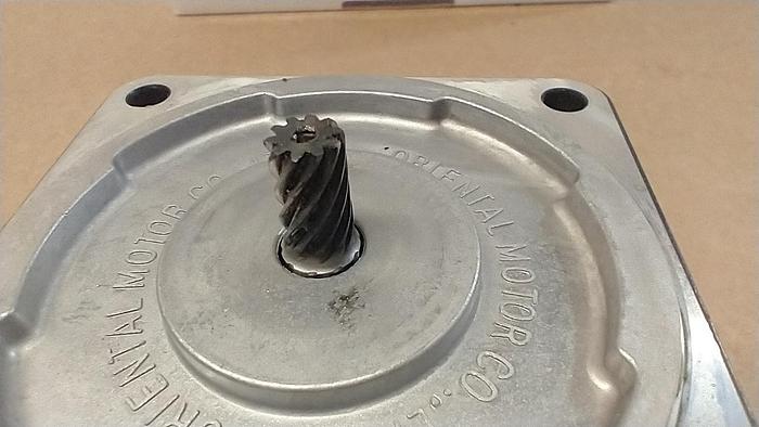 Used Oriental Motor 5RK40GN-AW 5GN18K 230v 50Hz Reversable Gear Motor 18:1 Ratio GH116