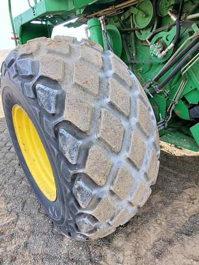 Used ** Auction ** 1996 John Deere 9500 SideHill Combine w/ 25' Header