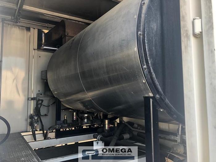 Used 1999 Global 2100LBNR Aircraft Deicer (2,100 gallon tank cap) on Navistar 4700 Chassis