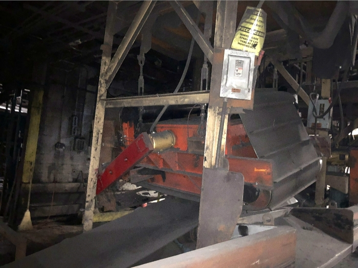 Used STEARNS MAGNETICS  CROSS BELT MAGNET