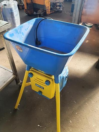 D'occasion Moulin à noix - 43040