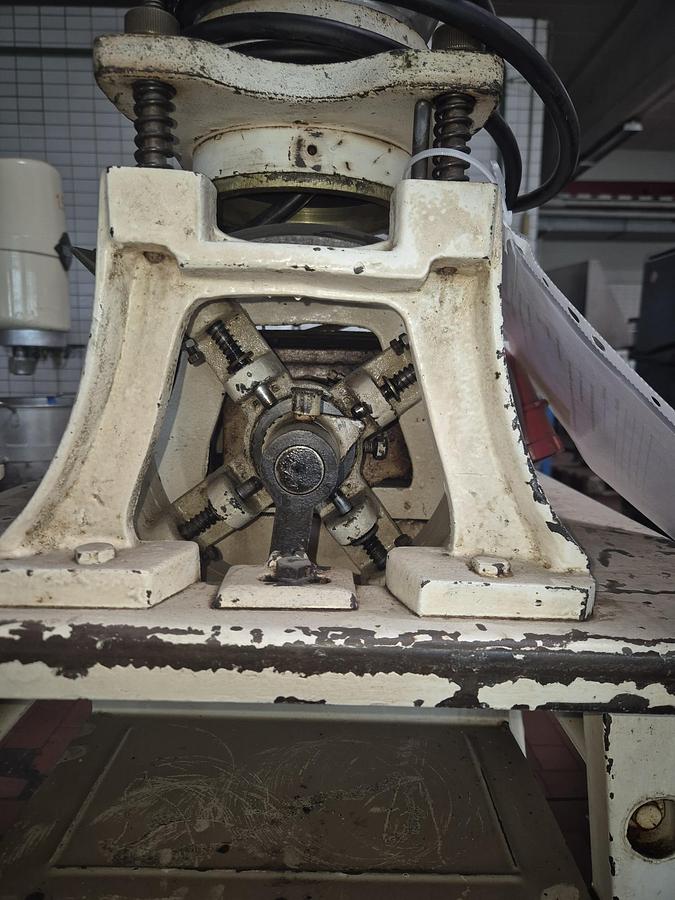 Gebraucht Portioniermaschine auf Hostie für Gebäck - 42988