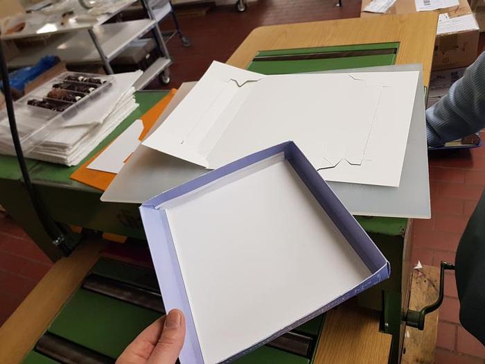 Used Brunner & Lechler Diamont 700 KMR paper carton cutter / former