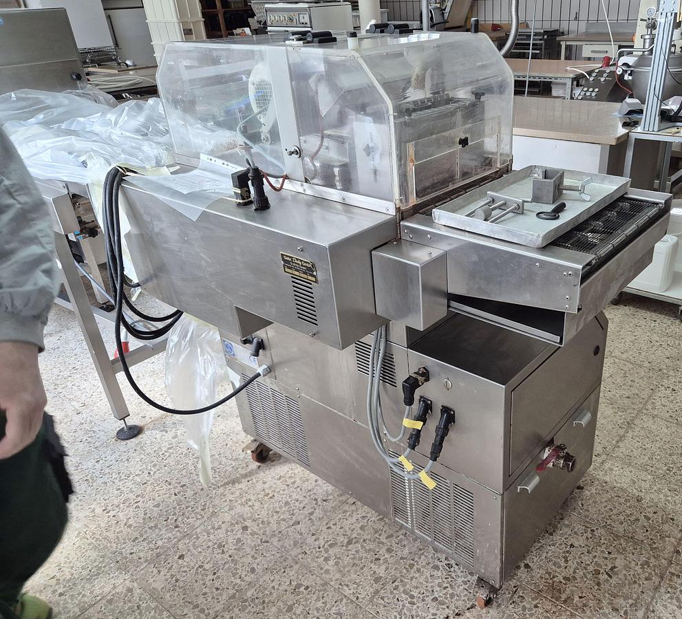 Gebraucht Überziehmaschine - 21018