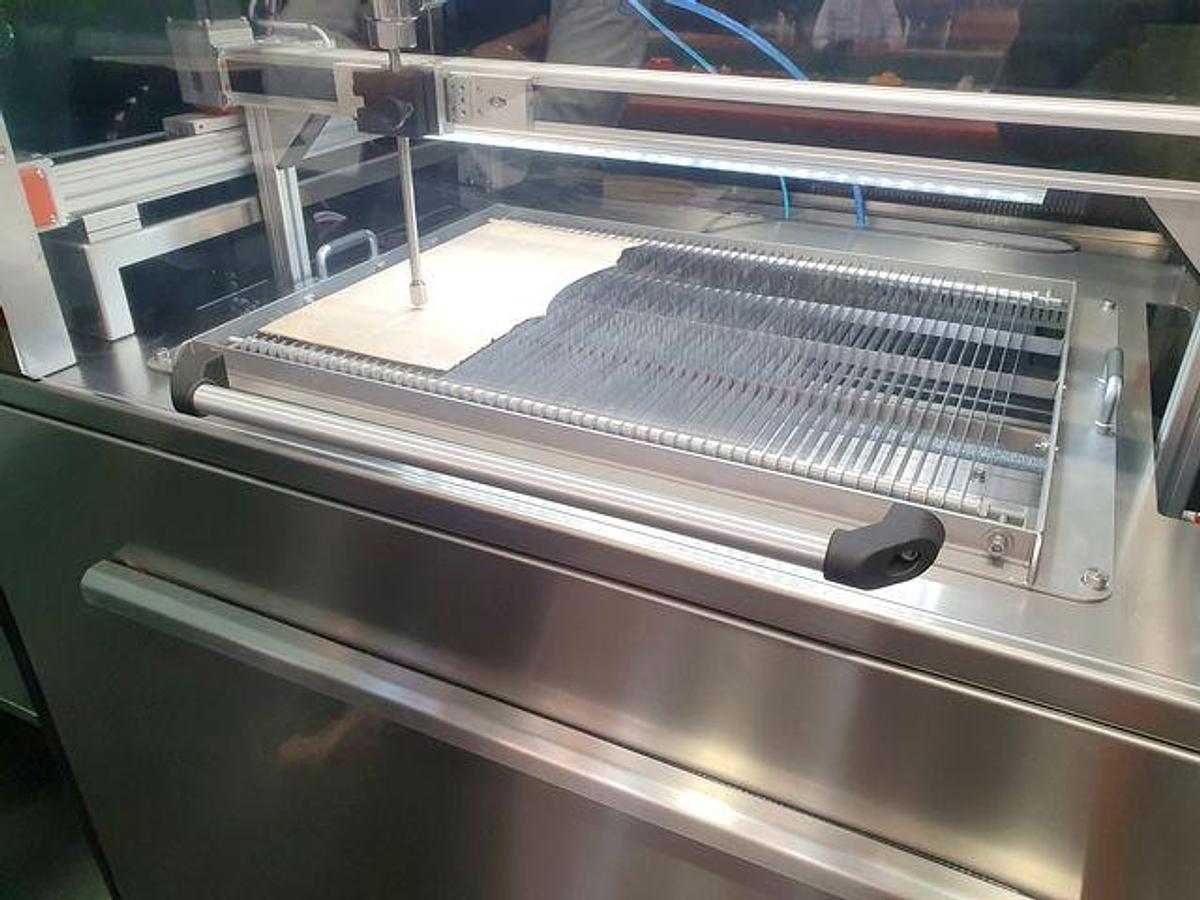 Wasserschneidemaschine 20851