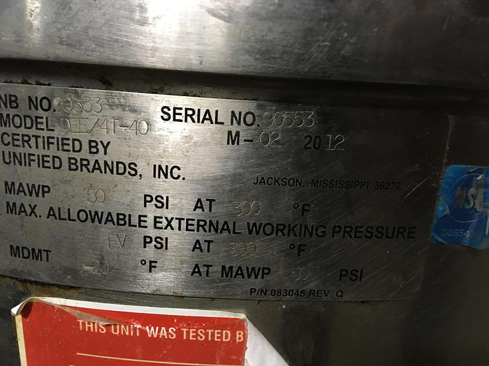 Used GROEN DEE/4T-40, 40 GAL ELECTRIC TILTING STEAM KETTLE w/ 2" TANGENT DRAW OFF VALVE, HINGED STAINLESS STEEL COVER, T&S STYLE DUAL TEMPERATURE WATER FILL FAUCET ASSEMBLY. (STOCK #755)