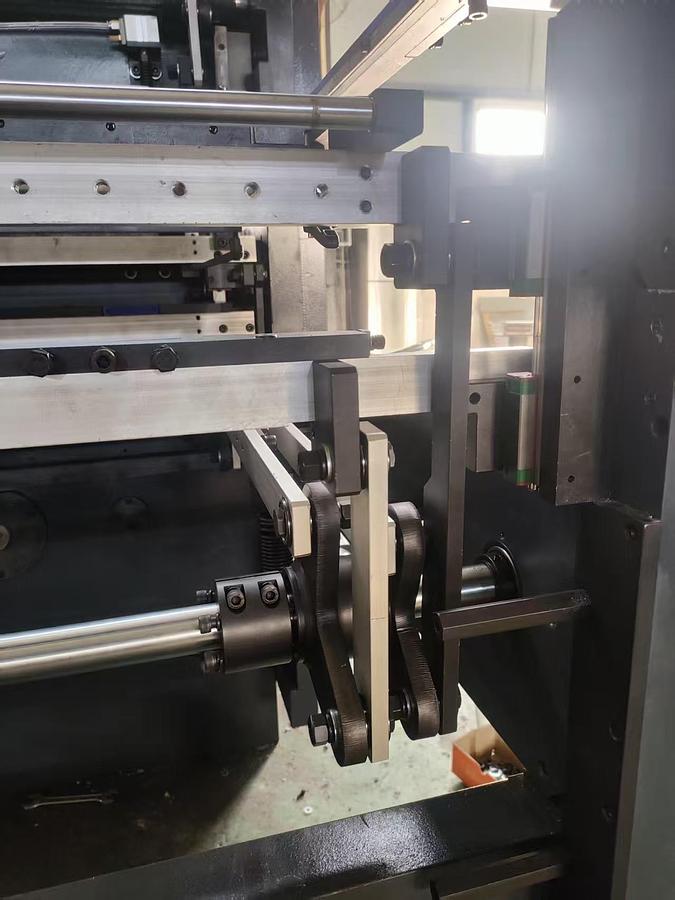 800MF Automatic Die-Cutting + Creasing + stripping