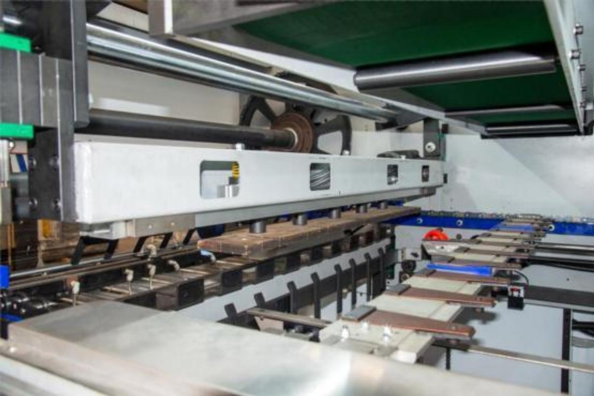 BBS C1500H cutting&creasing machine with stripping station