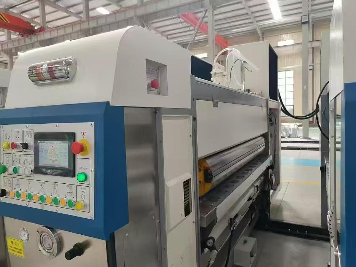 4-colour Flexo Press with rotary die-cutter and palletised collection