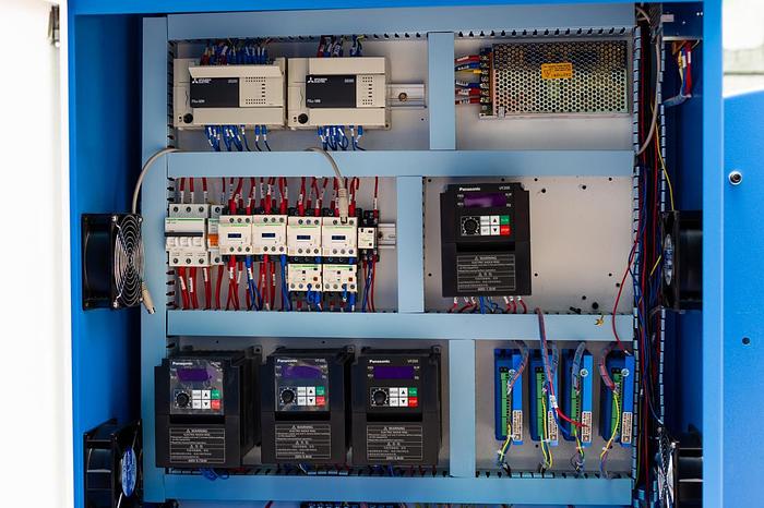 Auto tape application machine with hot melt gluing system
