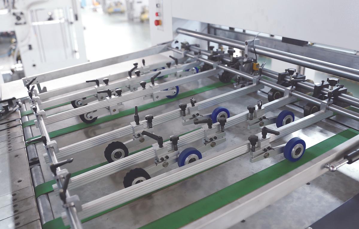 Die Cutting&Embossing&Foil Stamping Machine 1080CEF