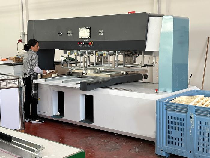 MANUAL STRIPPING BLANKING