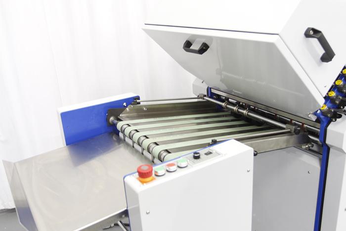 Pharma Paper Folder 530TS