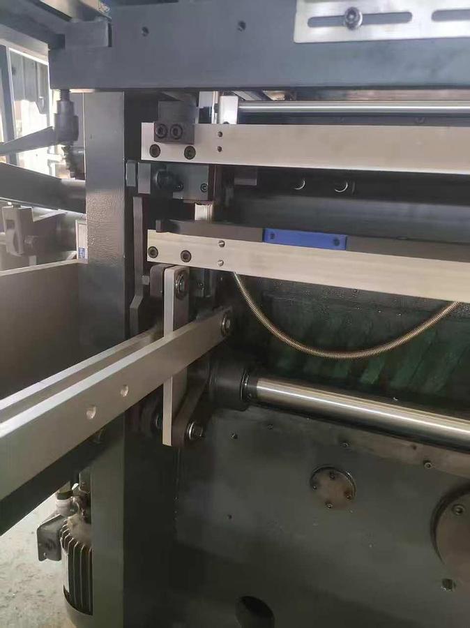 800MF Automatic Die-Cutting + Creasing + stripping
