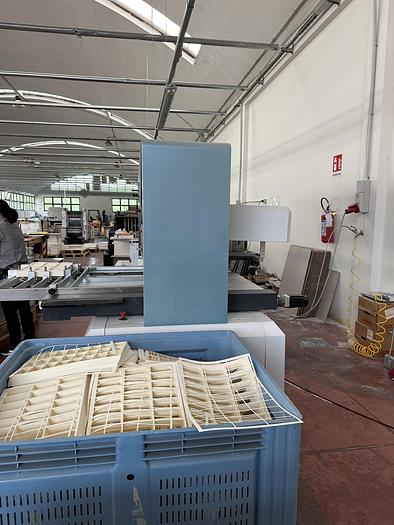 MANUAL STRIPPING BLANKING