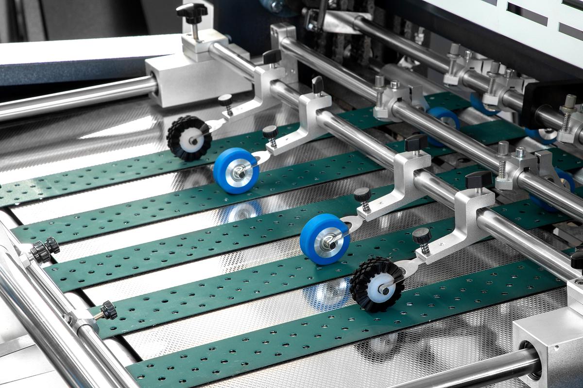 R1100 HIGH-SPEED AUTOMATIC LAMINATOR