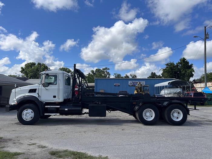 Used 2007 MACK CV713 Granite Roll-Off Truck
