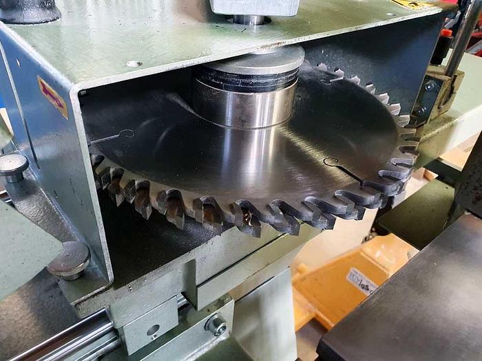 Used 2007 Graule  GRAULE end milling machines type AKF 6/250