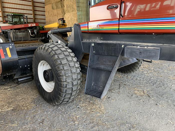 Used 2006 Macdon 9352i Windrower w/ 14' Sickle Head ***Excellent Condition***