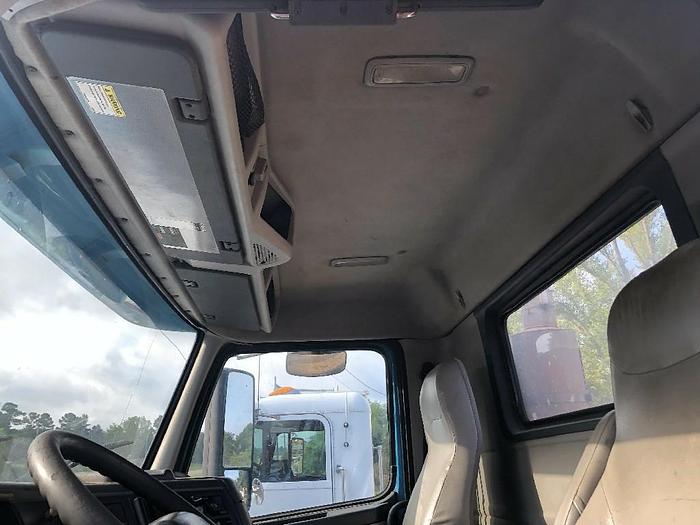 Used 2006 Volvo VNL