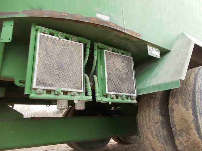 Used Loewen 1402 Vertical Feed Mixer