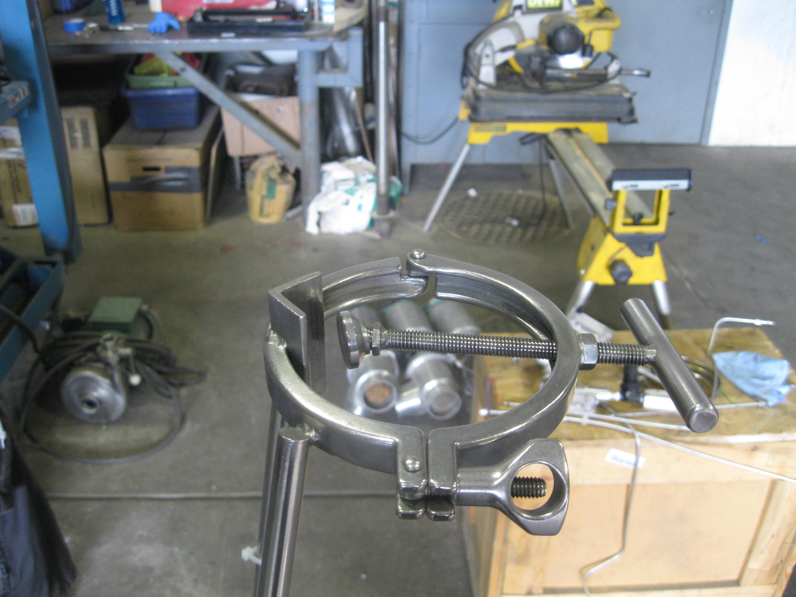 Usado 2.5 GALLON SINGLE SHELL TANK