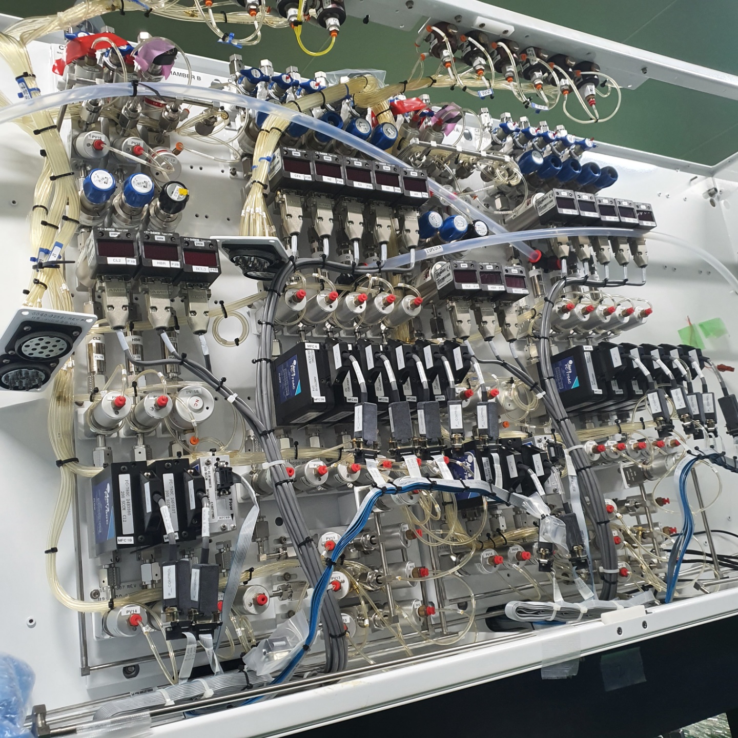 Used 2000 AMAT Centura 2 DPS POLY