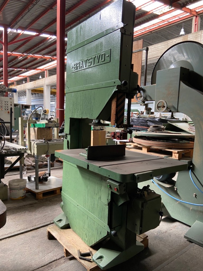 Usato Sega a nastro con volano da 900 mm. Tipo P9R