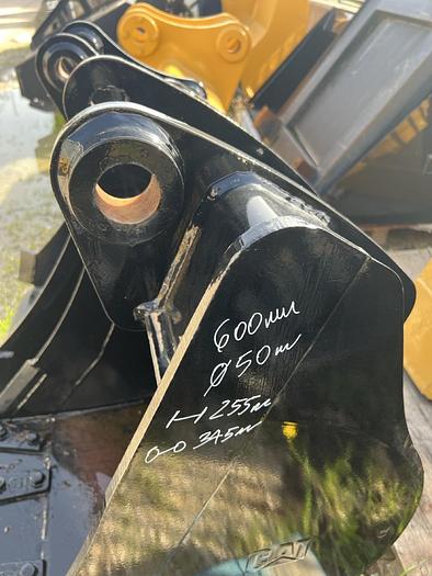 Usato Benna nuova Caterpillar L. 600 mm / 5 denti