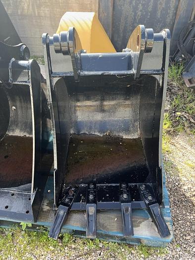 Usato Benna nuova Caterpillar L. 600 mm / 5 denti