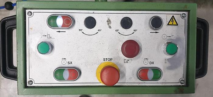 Gebraucht Doppelgehrungssäge Wegoma SD 25 mit Beckhoffsteuerung