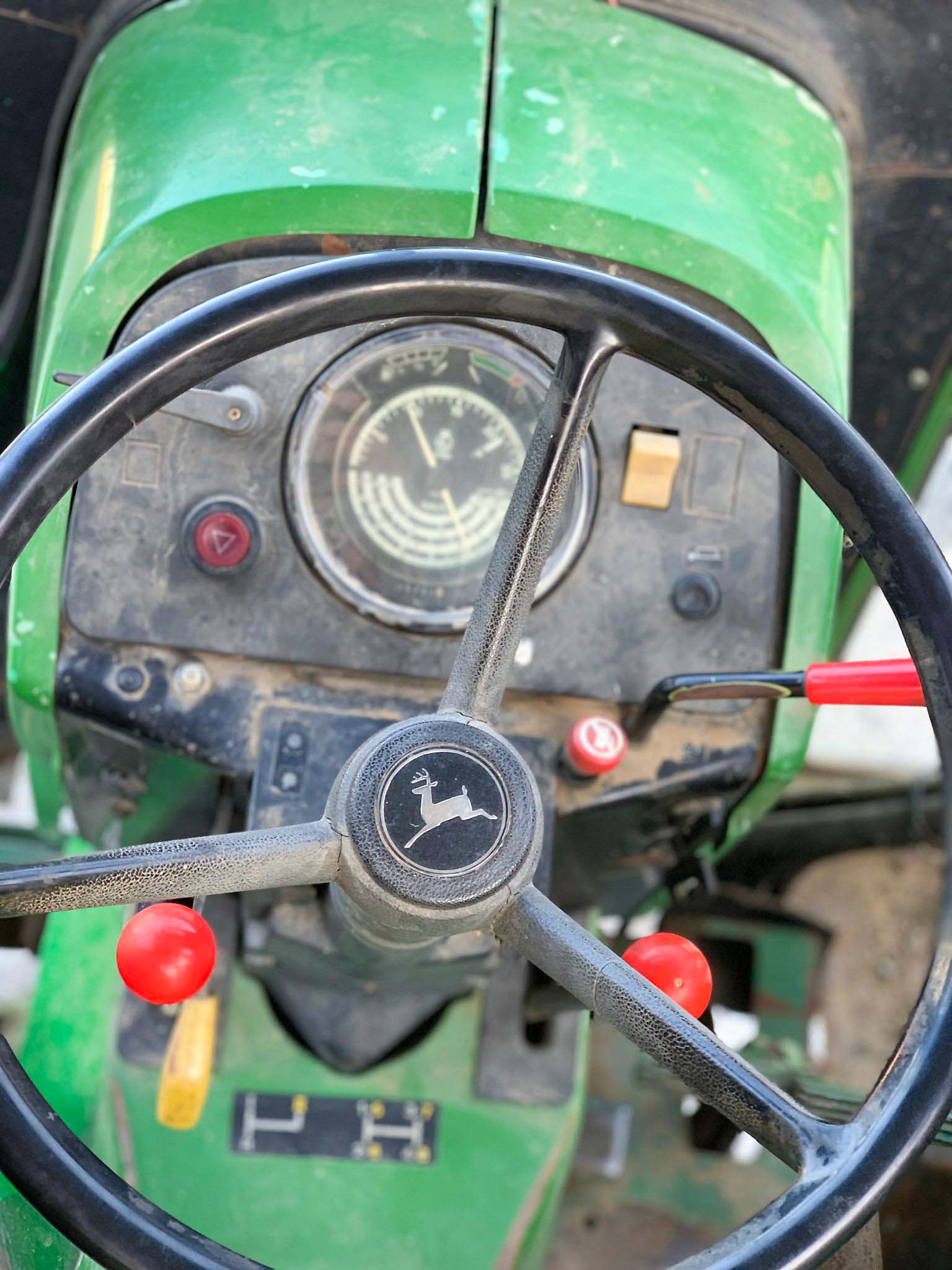 Used John Deere 2450 - Tractor - 1990