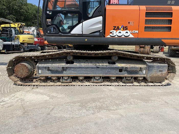 Usato 2016 HITACHI ZX300LCN-6