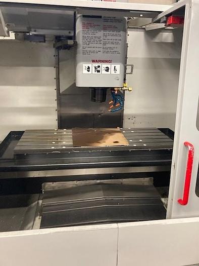 Utilisé Centre d’usinage vertical Haas VF 3