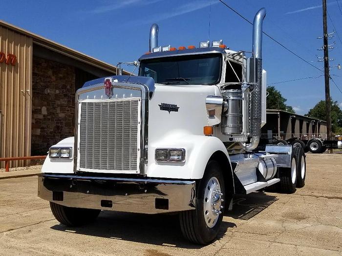 Used 2009 Kenworth W900L