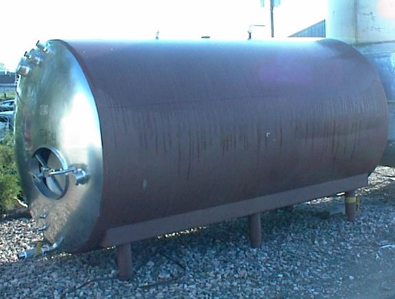 Used 2000 GALLON STORAGE TANK.  CP SERIAL 3832
