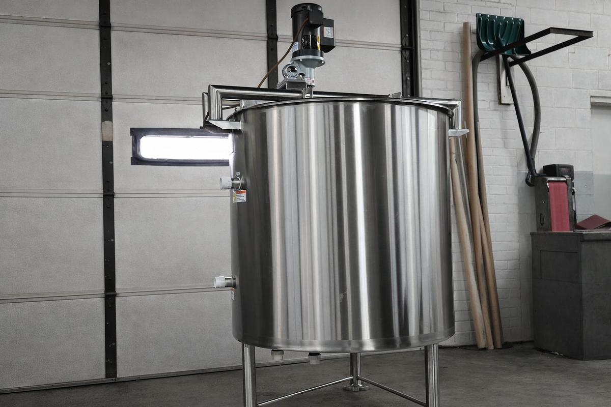 250 Gallon Stainless Steel Jacketed Mixing Tank with Agitator