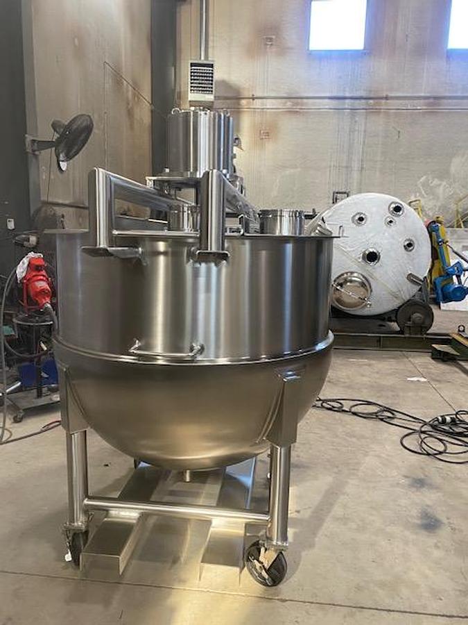 200 Gallon Stainless Steel Steam Jacketed Kettle with Agitator