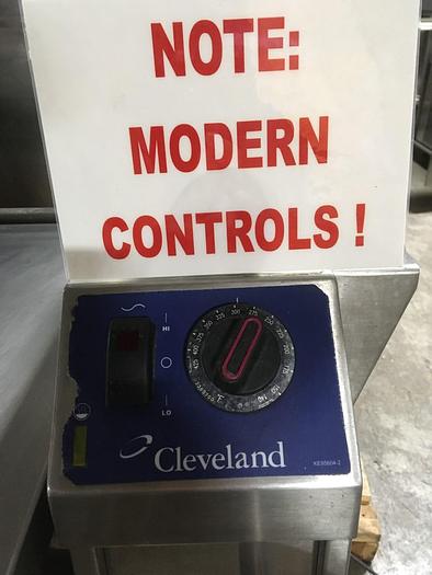 Used CLEVELAND RANGE #SGL-30T1, "POWER PAN" 30 GAL. NAT. GAS TILTING BRAISING PAN SKILLET (#817).