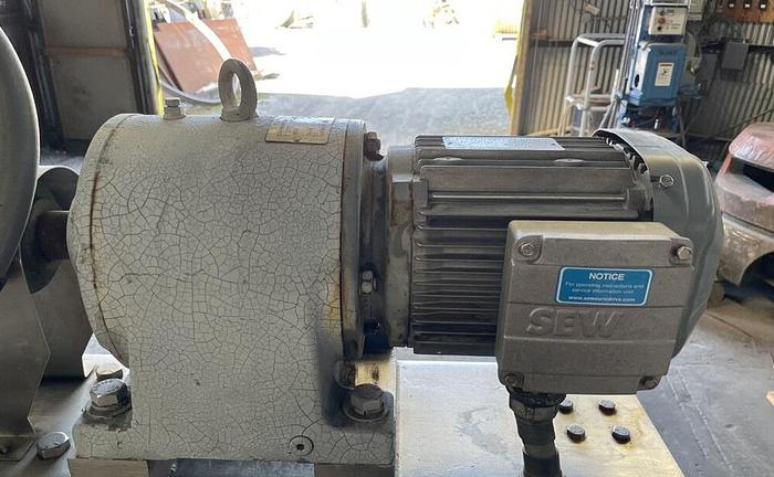 Used 250 LITER J.C. PARDO TRIPLE MOTION VACUUM KETTLE - 316 S/S - 20 PSI/FV/100 PSI JACKET