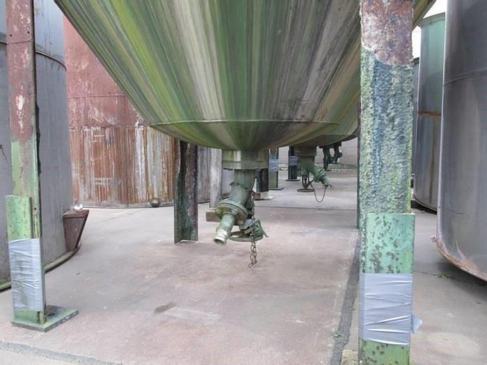 Used 1,100 GALLON STAINLESS STEEL TANKS (2) - 6' DIA. (#9933)