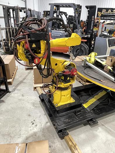 Used FANUC FANUC ARC MATE 120iB MIG WELDING CELL WITH LINCOLN 455M AND INDEX TABLE 5' X 8' RJ3iB CONTROL