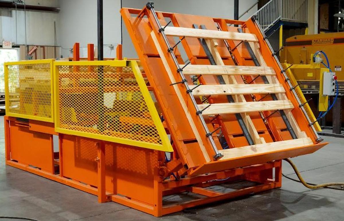 NEW BRONCO PALLET NAILER & STACKER