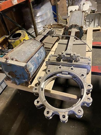 Used (4) 12" DEZURIK PNEUMATIC KNIFE GATE VALVES