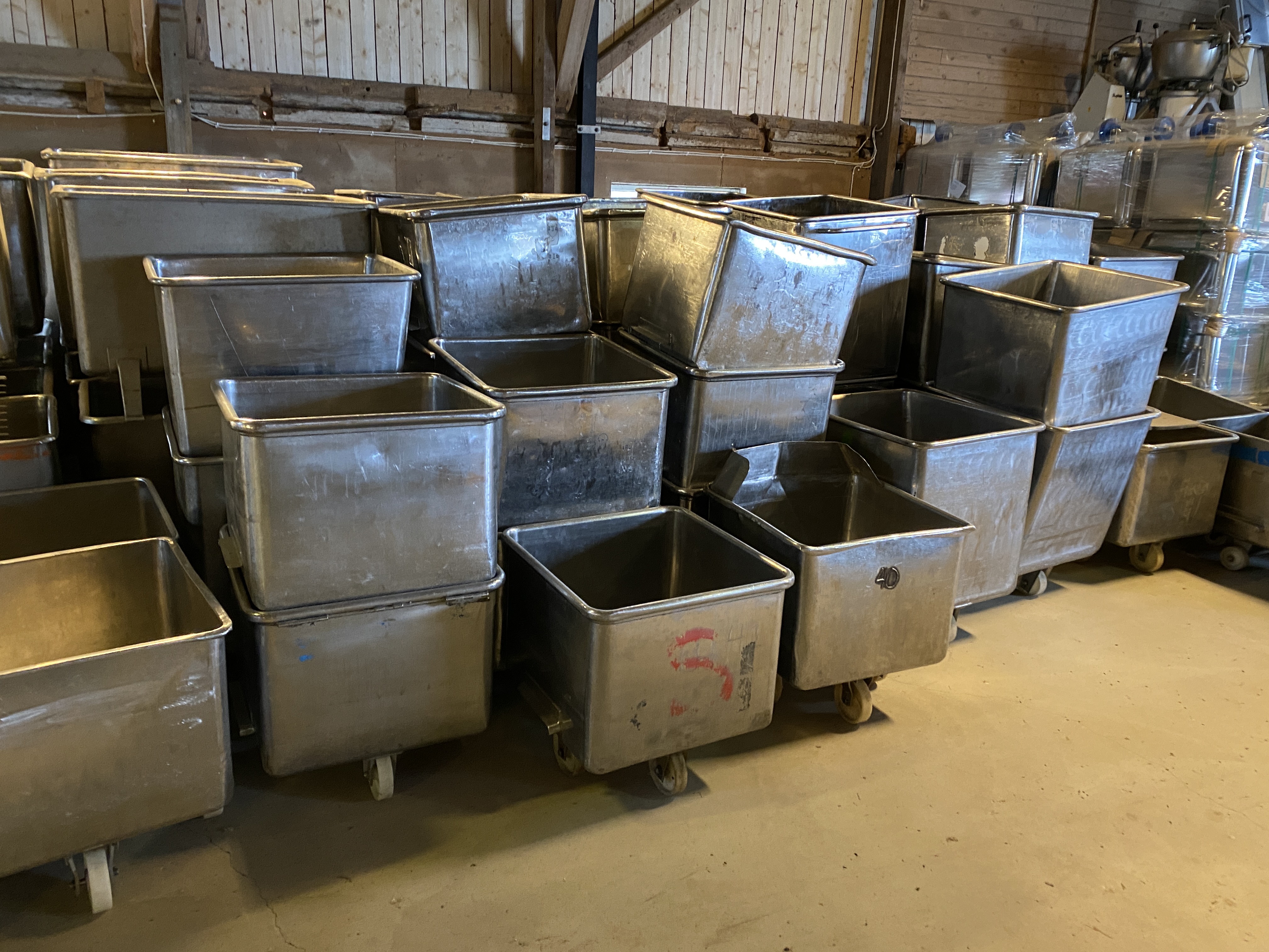 Begagnad Skänkvagnar 200liter