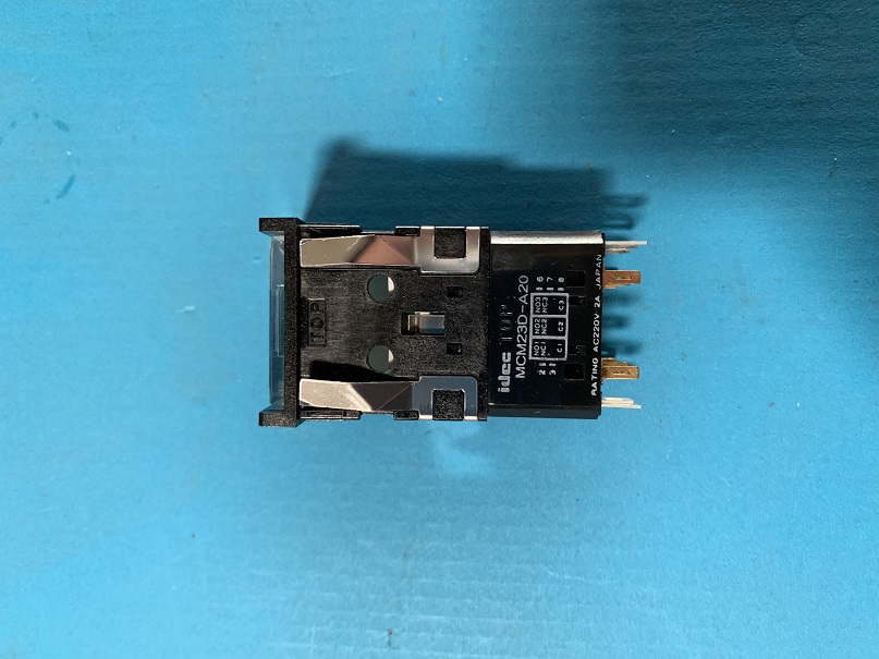 Used Idec Izumi Clear Push Button MCM23D-A20