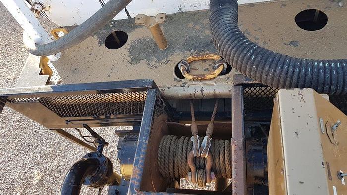 Used 2000 WELCAN 4 Axle Carrier Style Oilfield Pump / Kill Truck