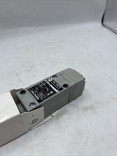 Allen-Bradley 802PR-LAAH1 Ser. C